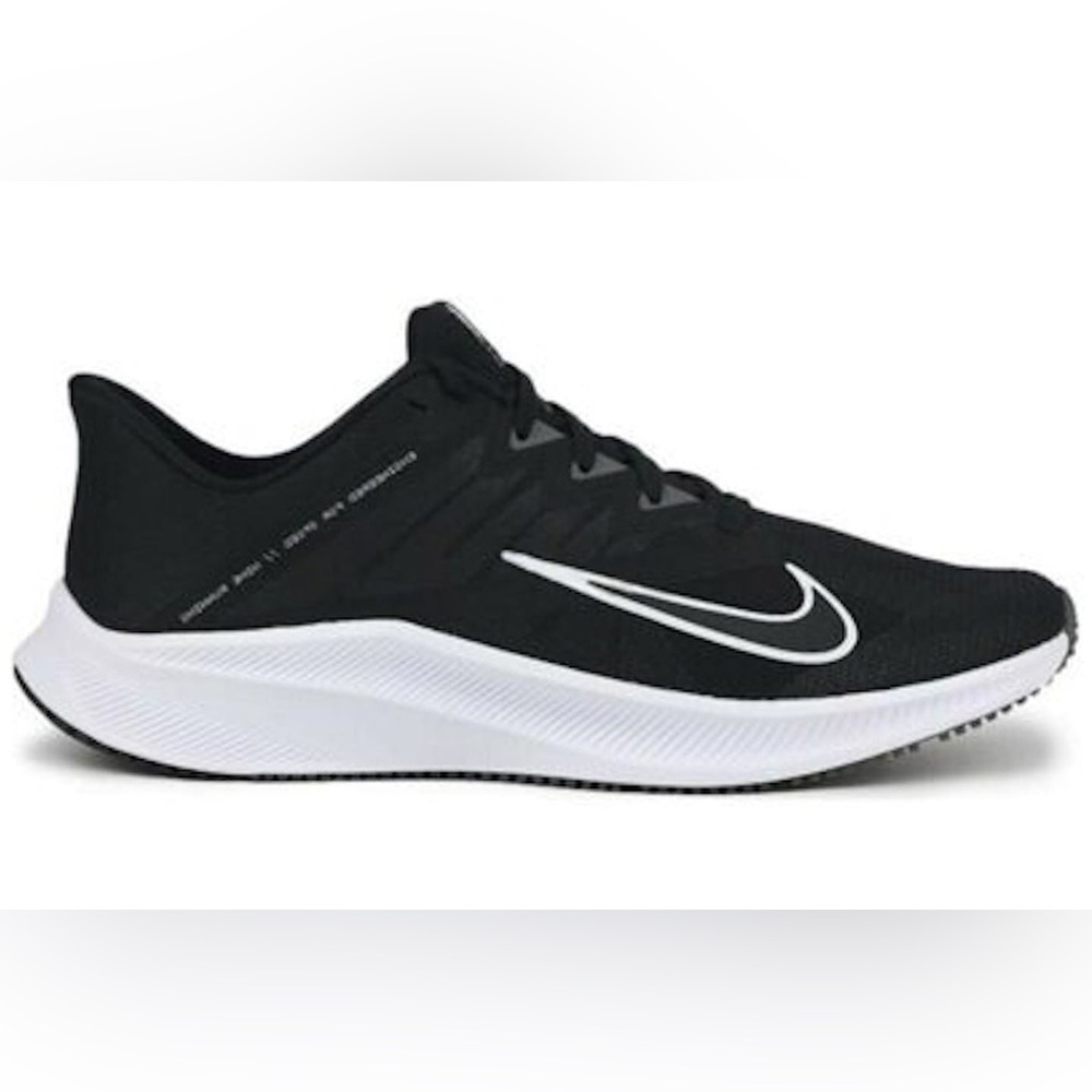 NWOT mens‎ Nike Quest 3